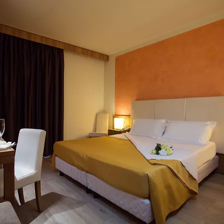 호텔 골든 튤립 갈릴레이 - 피사