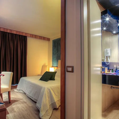 호텔 골든 튤립 갈릴레이 - 피사